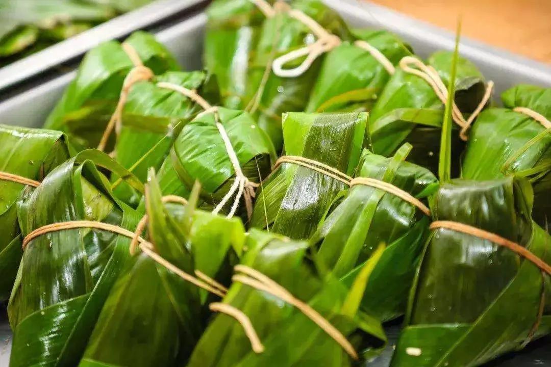 今日端午粽叶飘香祝大家端午安康,今日端午祝安康