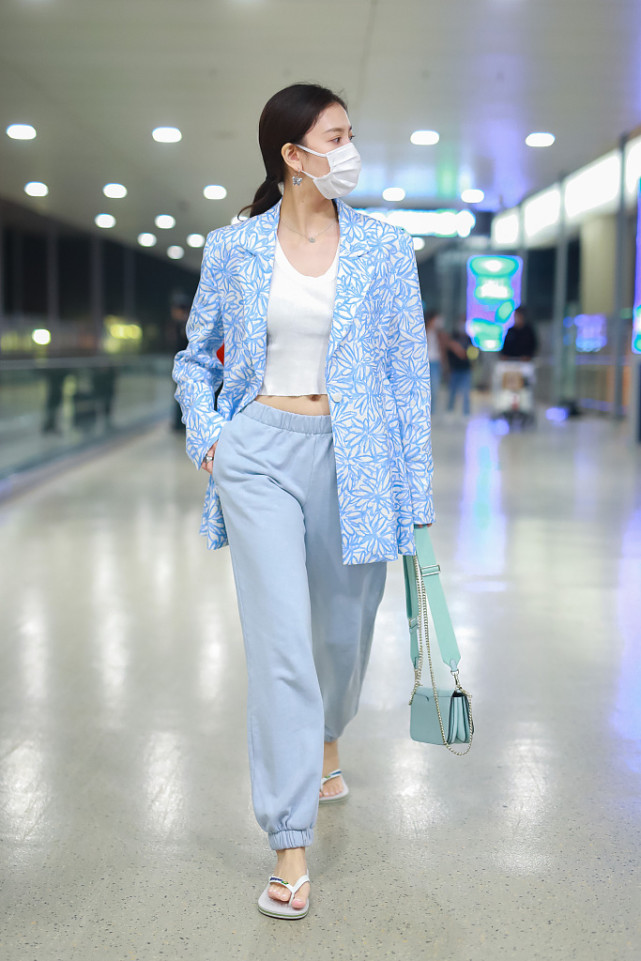 运动裤这么穿也太酷了，不仅大气还很有范，显瘦效果杠杠的