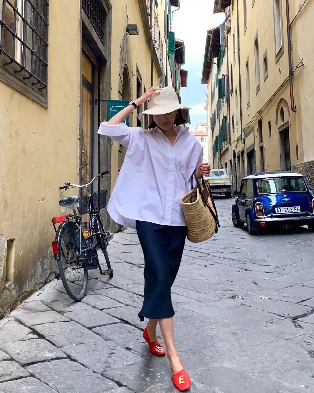 elborndoris穿搭博主,elborn素色穿搭