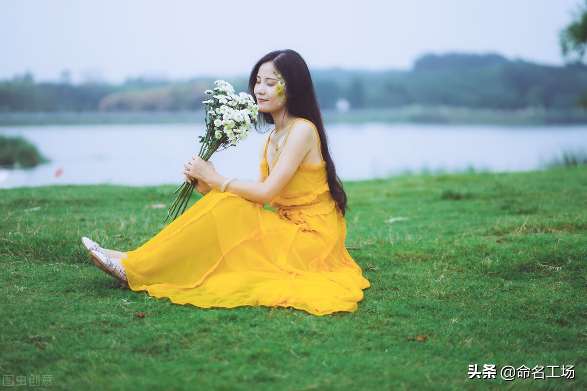 女孩名字叫皓月,女孩有诗意的名字含月