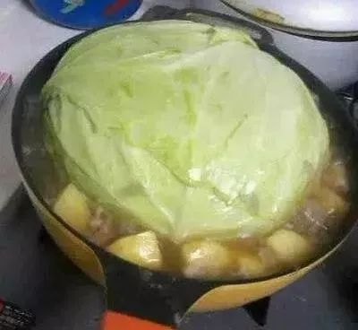 请广大“师奶”引以为戒，打死都不要让你老公入厨房