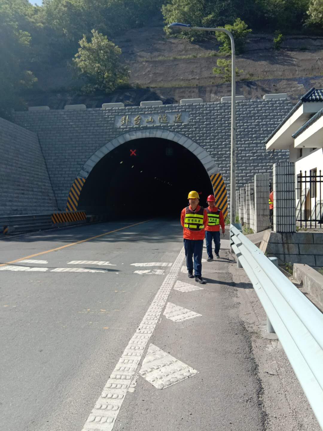 甘谷金山农民作家张志刚,甘谷徒步张志刚