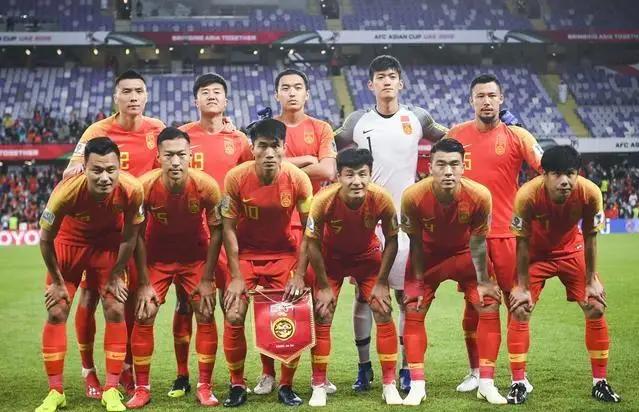 体坛名记怒怼里皮完整版,国足前教练里皮对国足评价