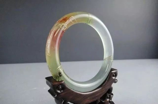 手镯磕裂了怎么处理,手镯有裂怎么修补