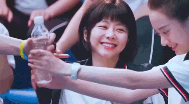 谭松韵人中长为什么不显老,谭松韵老气