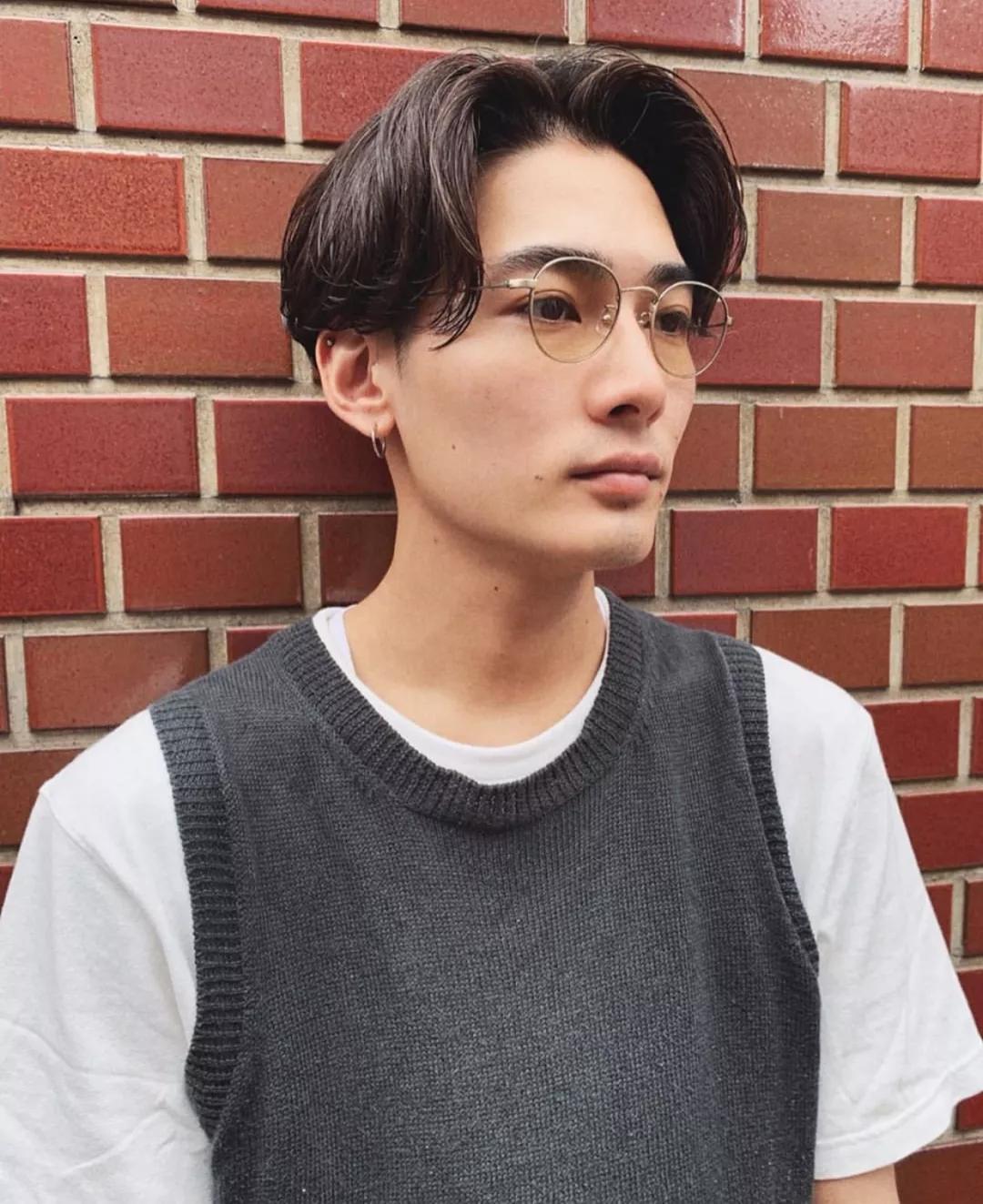 轻熟风小狼狗发型,小狼狗发型短发方脸