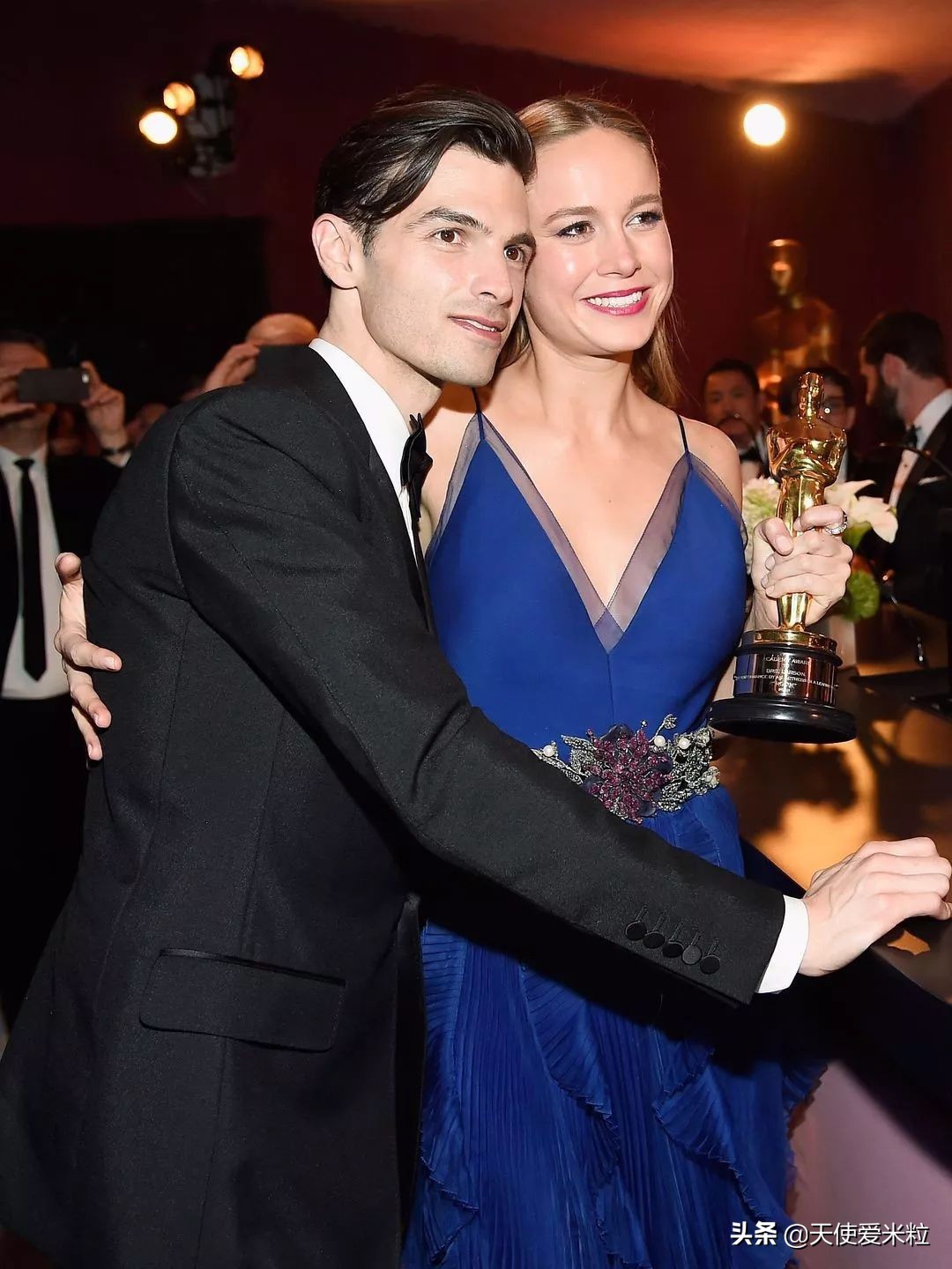 bradleycooper与ladygaga,ladygaga和bradleycooper啥关系