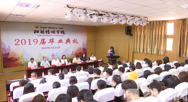 厉害了我的学校,这所学校厉害了