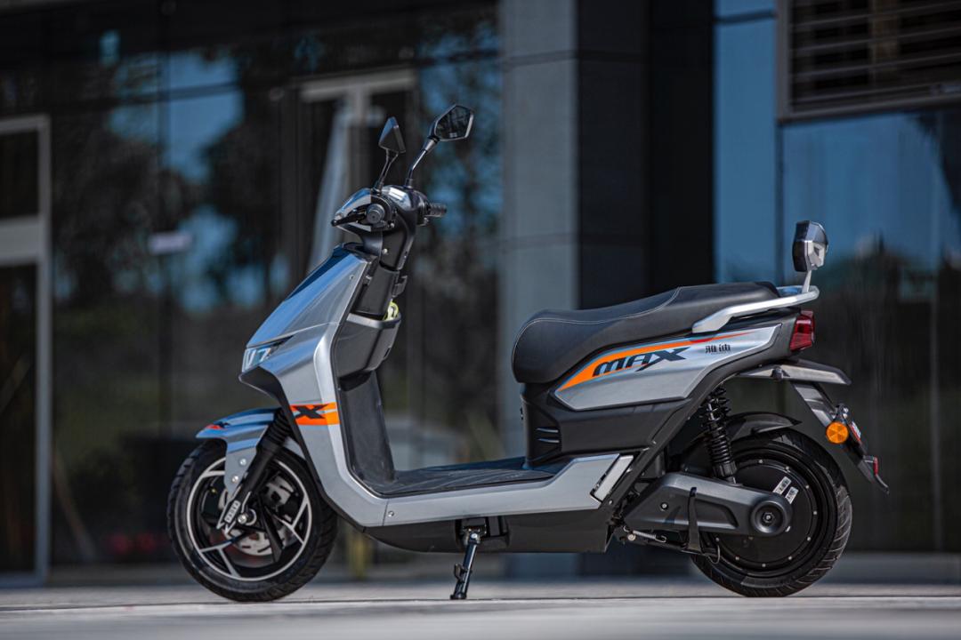 雅迪轻便摩托T9D能装多大电池,雅迪t9