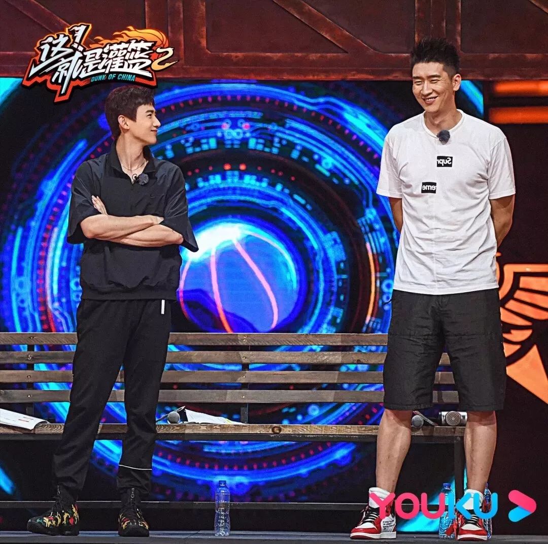 盘点白敬亭的私藏潮鞋,白敬亭收藏鞋子搞笑视频