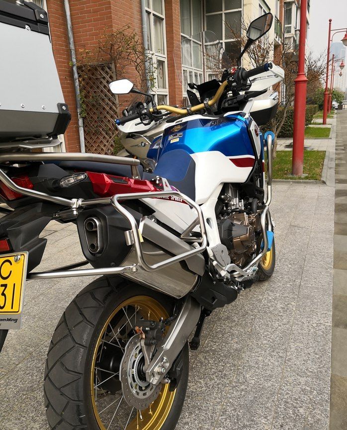 拿下信仰之车：本田非双；坐高改到870越野如履平地，就是红灯累