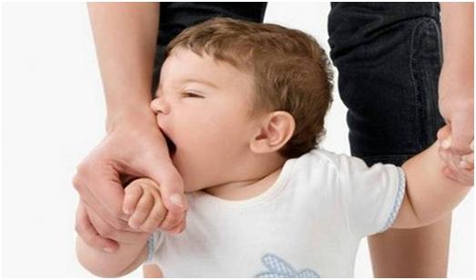 怎么帮宝宝度过口欲期,口欲期的宝宝怎么引导护理