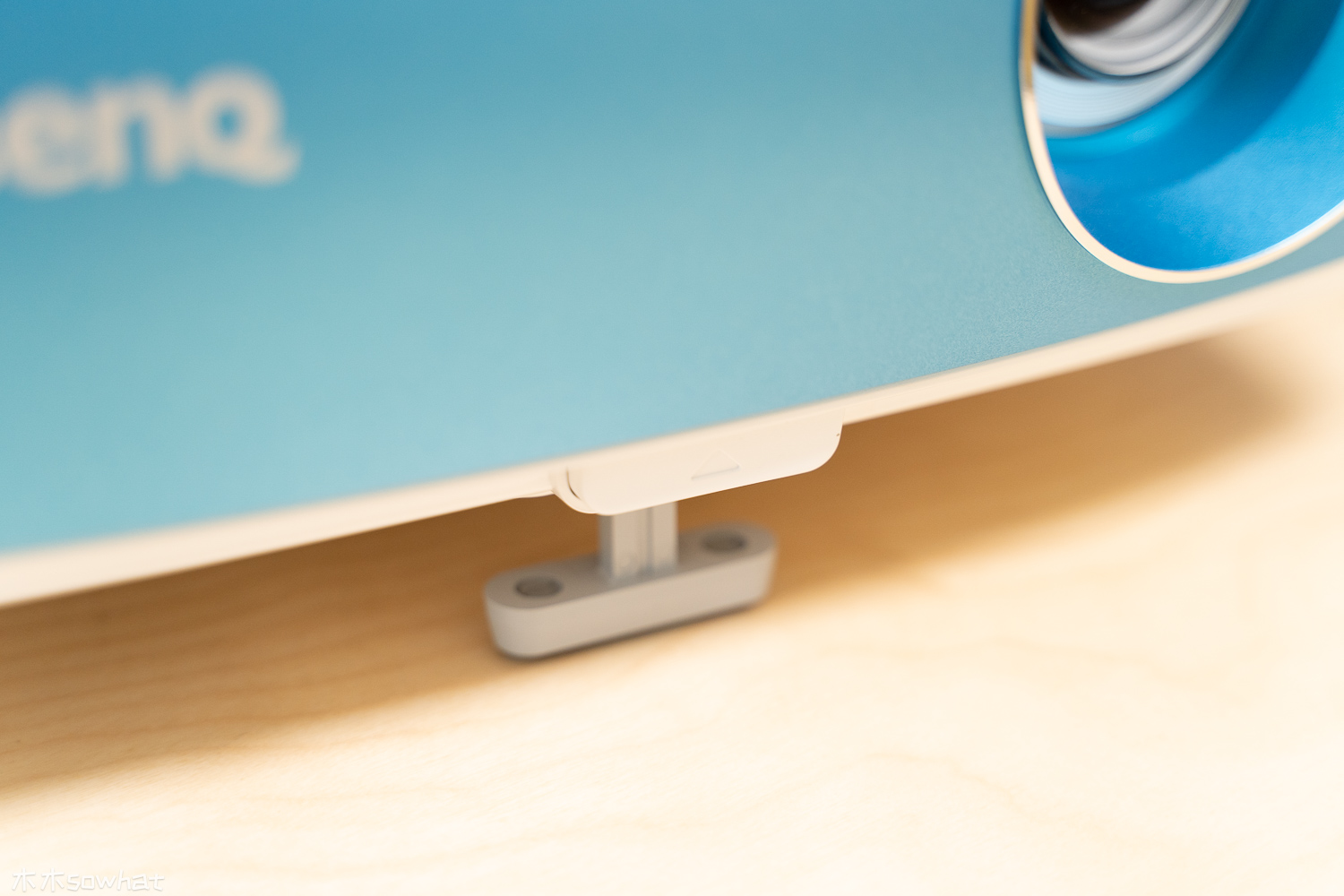 8000块的4K投影仪效果怎么样,800元的1080p的投影仪