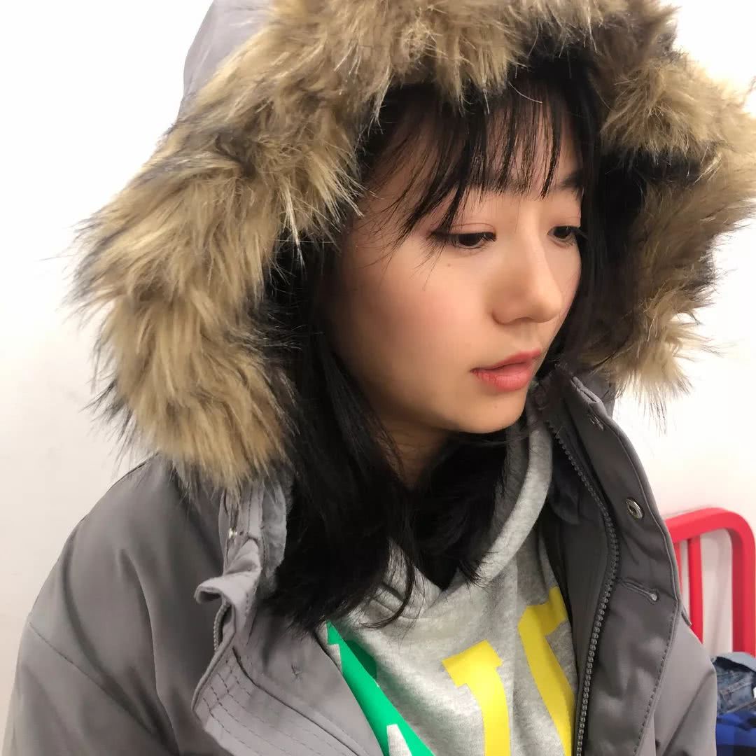 我带身高155的同事来到童装部，结果她逛疯了……