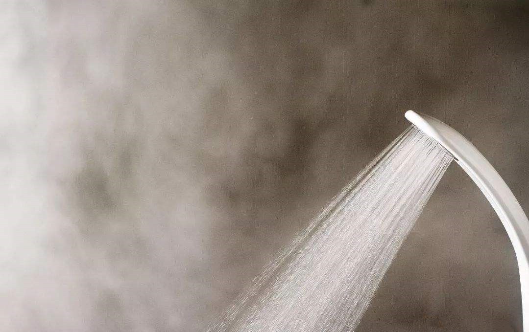 比没有空调更烦人的，是没法洗澡，电热水器怎么选，看这里就知道