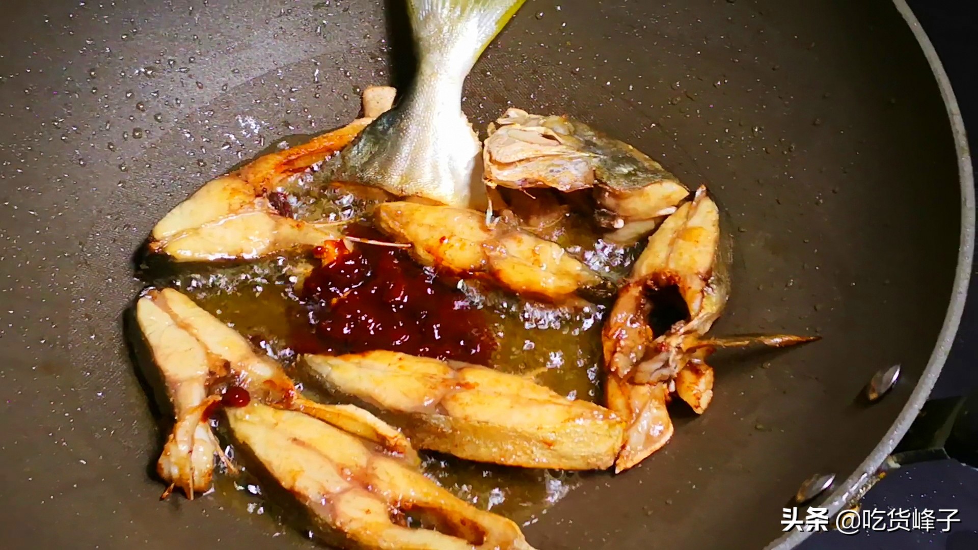 冷天我就爱做这鱼，刺少肉嫩营养高，热热乎乎炖一锅，冬天吃最香