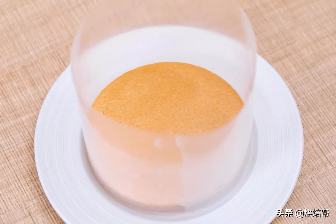 蛋糕抹面的技巧和手法在家自己做,一款不用抹面就可以完成的蛋糕