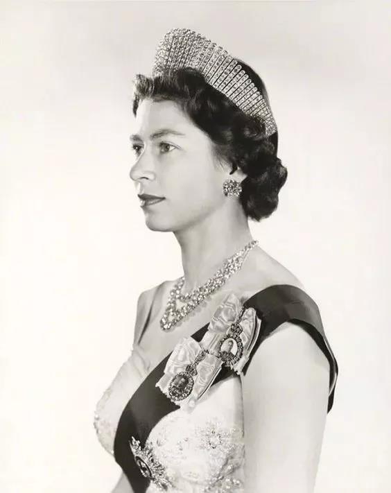 卡地亚的珠宝有什么魅力,让女人疯狂的世界十大珠宝品牌