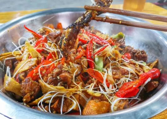 「两江“双晒”」力杨水上漂、大竹林焖烧鸡、翠云水煮鱼…两江新区“宝藏”美食推荐