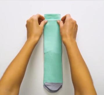 怎样折叠袜子更整齐,袜子怎么折叠最省空间