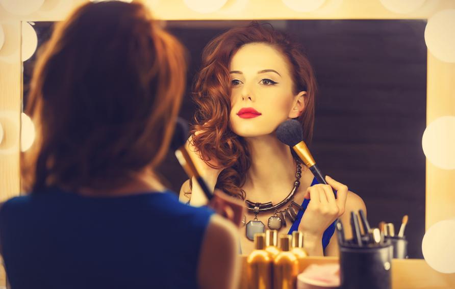 化妆为什么步骤正确还卡粉,为什么冬天化妆容易卡粉不服帖