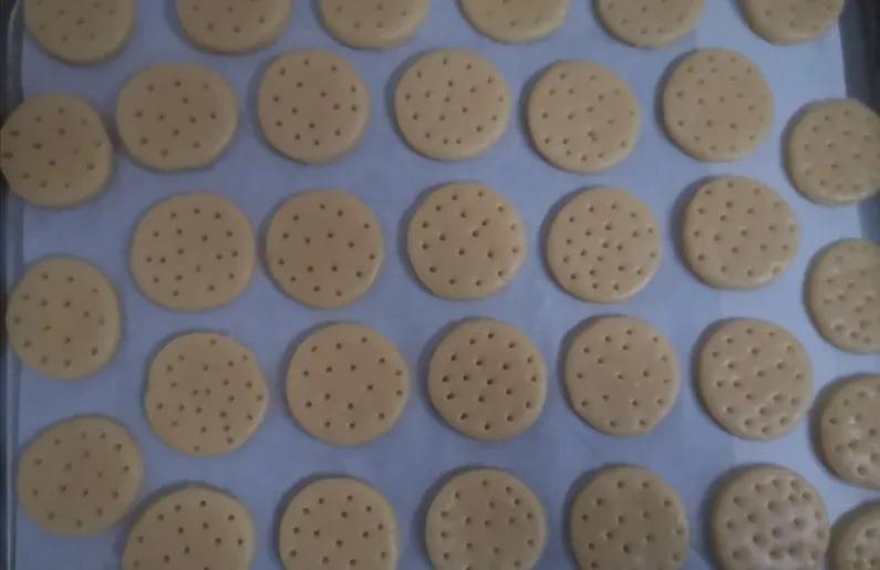 黄油100g的曲奇饼干配方 (酥脆曲奇饼干的最佳配方)