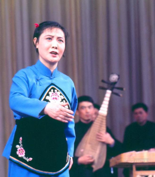 郭兰英为什么没有生小孩,歌唱家郭兰英有孩子吗