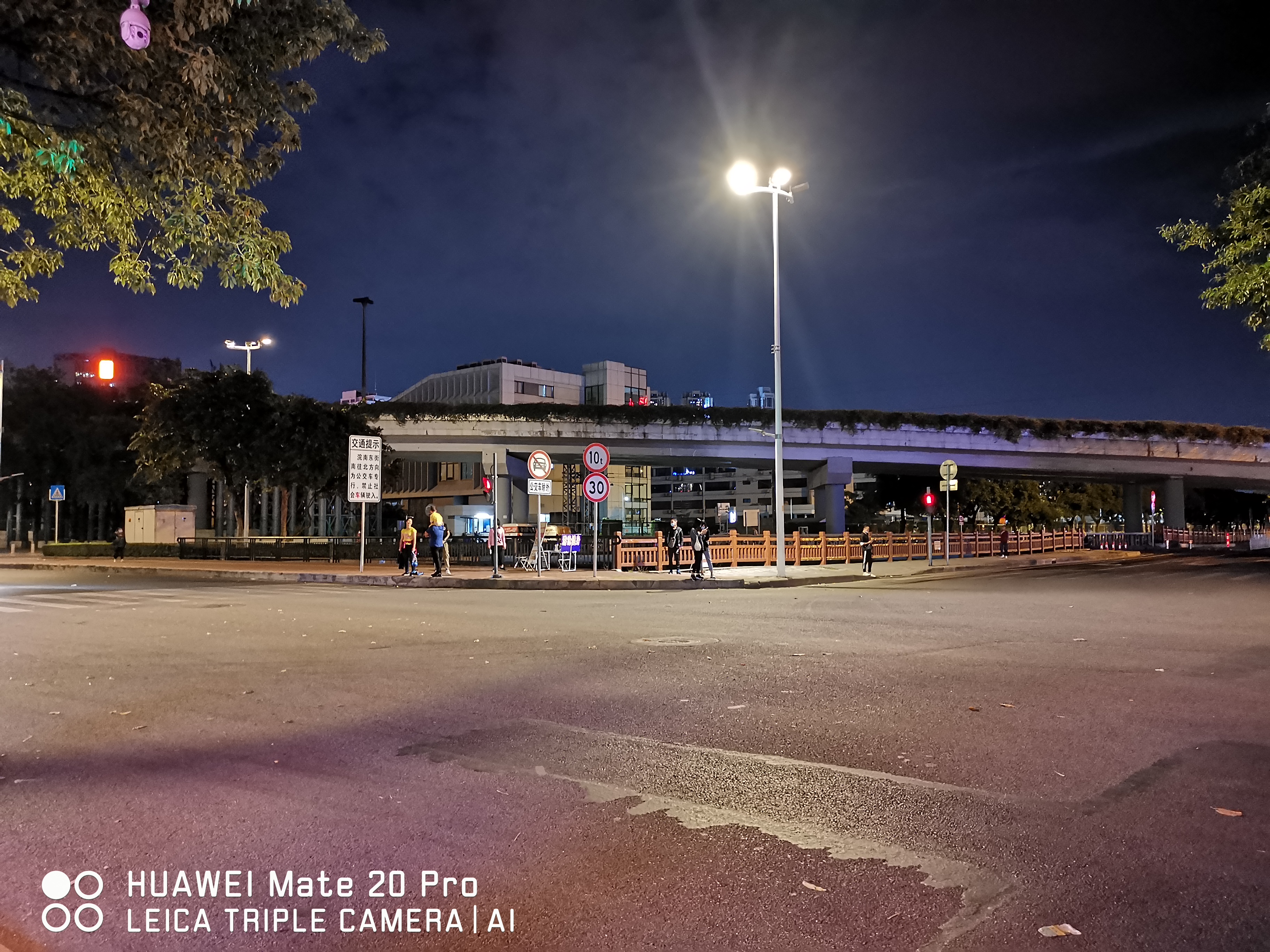 华为最新旗舰和苹果13哪个值得买,华为两年前的旗舰手机值得买吗