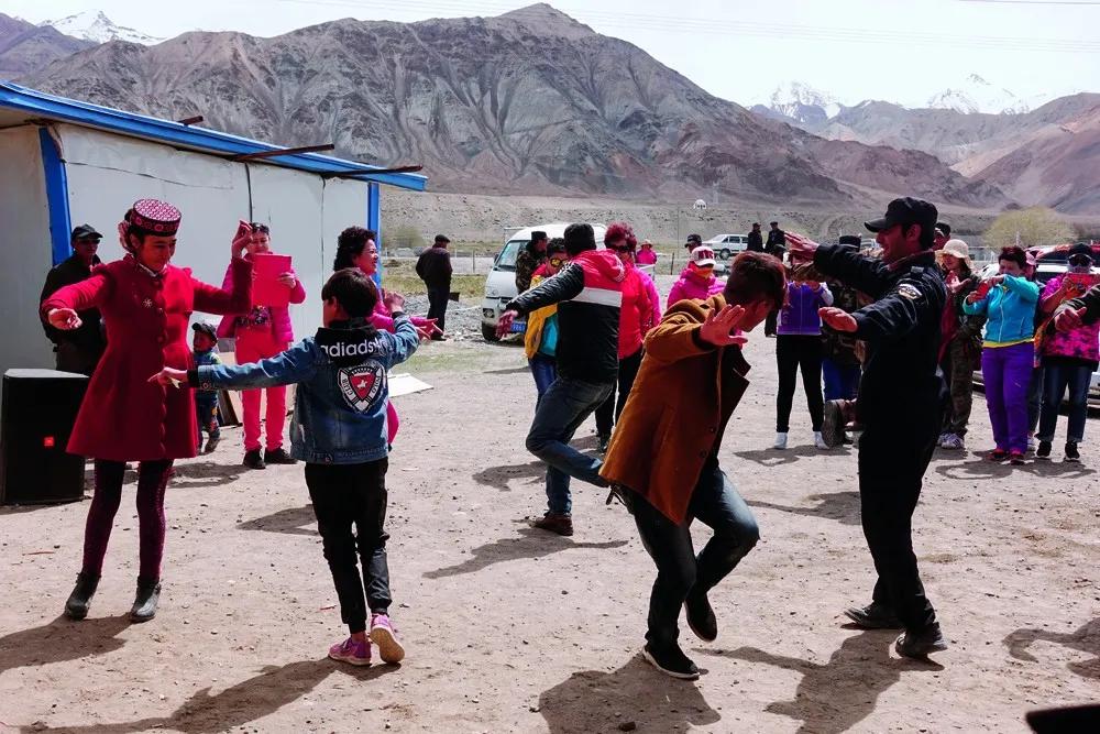 疯魔了？从长安西行天竺，女子重走玄奘路