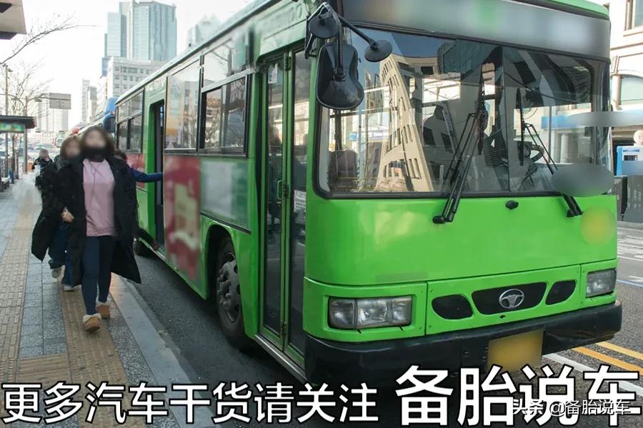 脚被车轮压怎么判断有没有骨折,脚被车轮轧伤多长时间能好