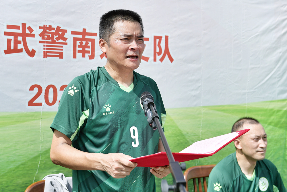 军队足球赛,军营足球