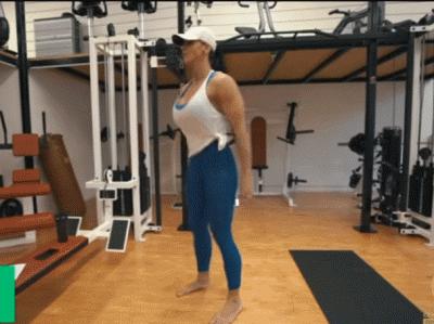 52岁女人身材,52岁依旧可以保持这样的身材