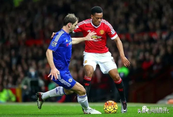 实战简单过人技巧,双变向过人如何做到精髓