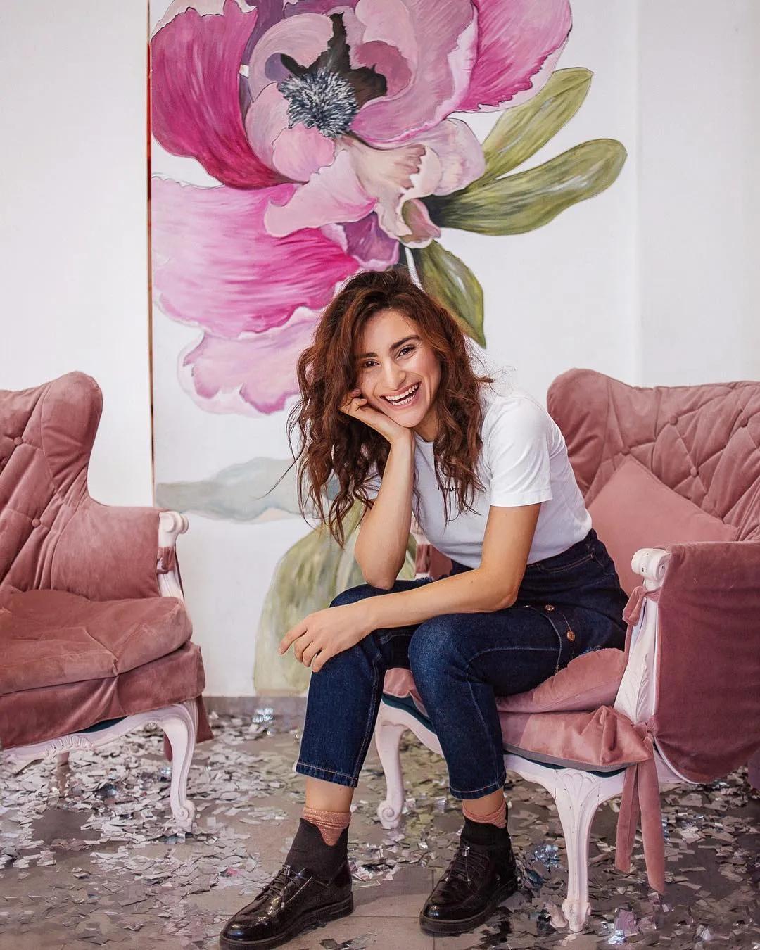 花卉墙绘,墙绘花卉色彩作品