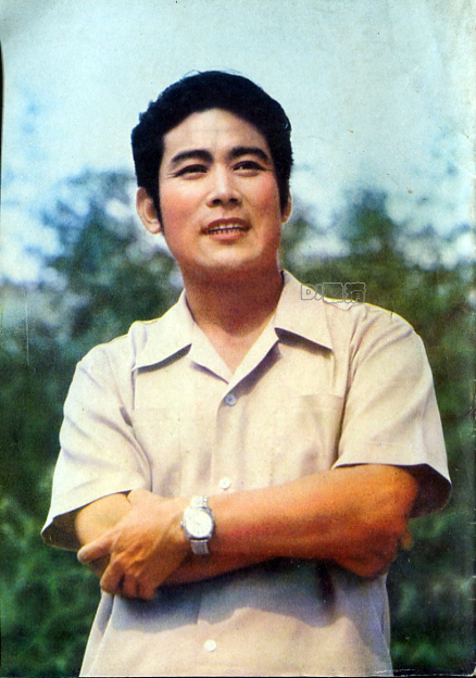 罕见老照片80年代男星,80岁老戏骨全部照片