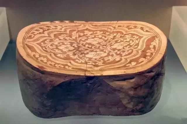 古代人为什么睡那么硬的瓷枕,古人睡觉真的都用瓷枕吗