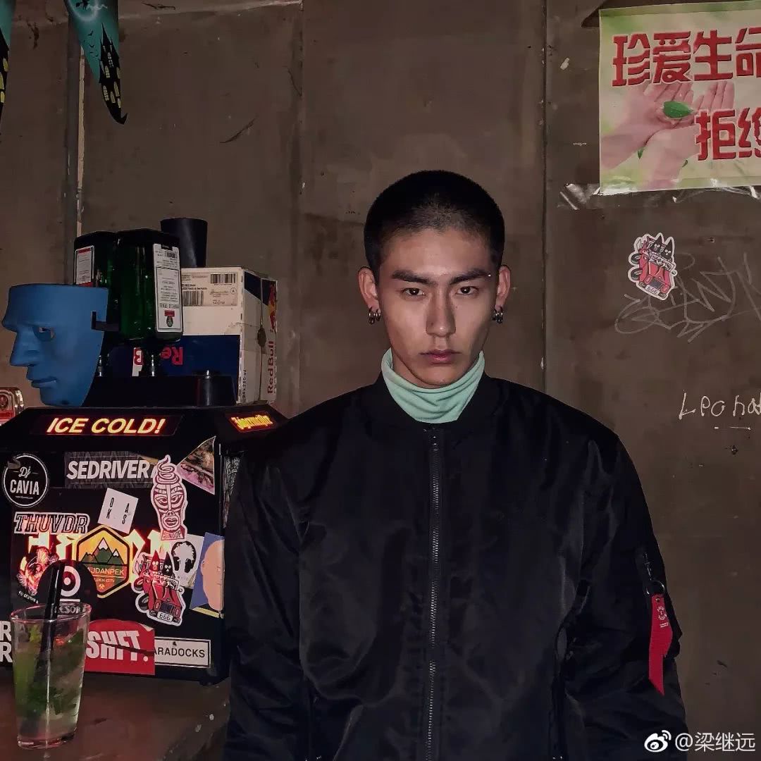 00后翻包,翻包00后