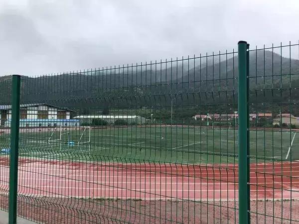 青岛浮山生态公园足球场,青岛西海岸大学城足球场