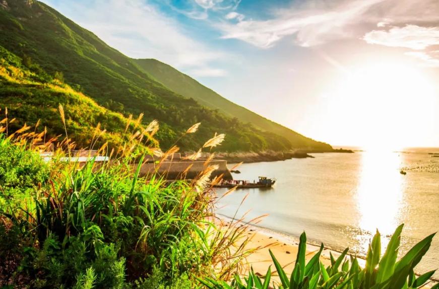 比普吉岛少的岛,比巴厘岛好玩的岛