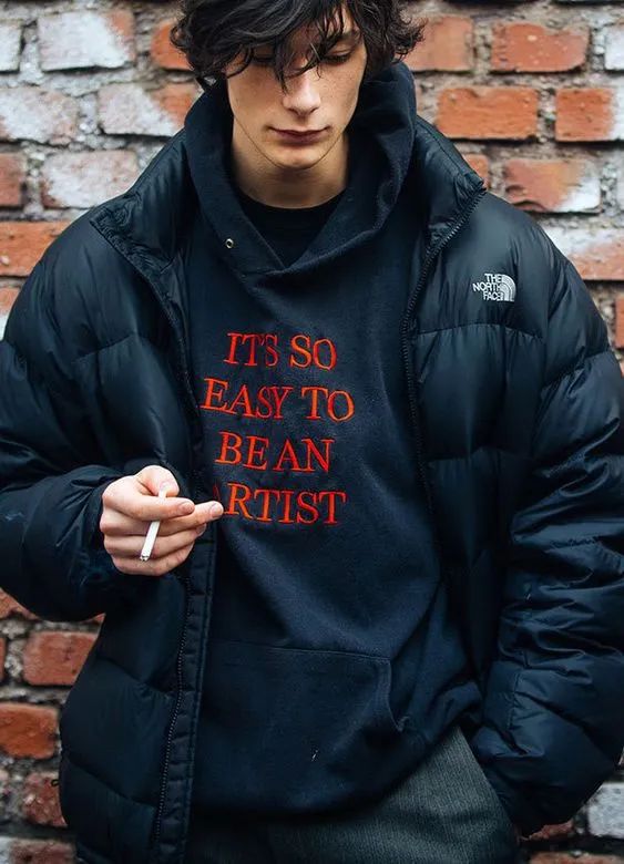 tnf羽绒服都有什么款,别再穿烂大街的小白鞋了