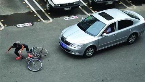 开车遇到碰瓷的怎么办后续,开车遇碰瓷怎么处理