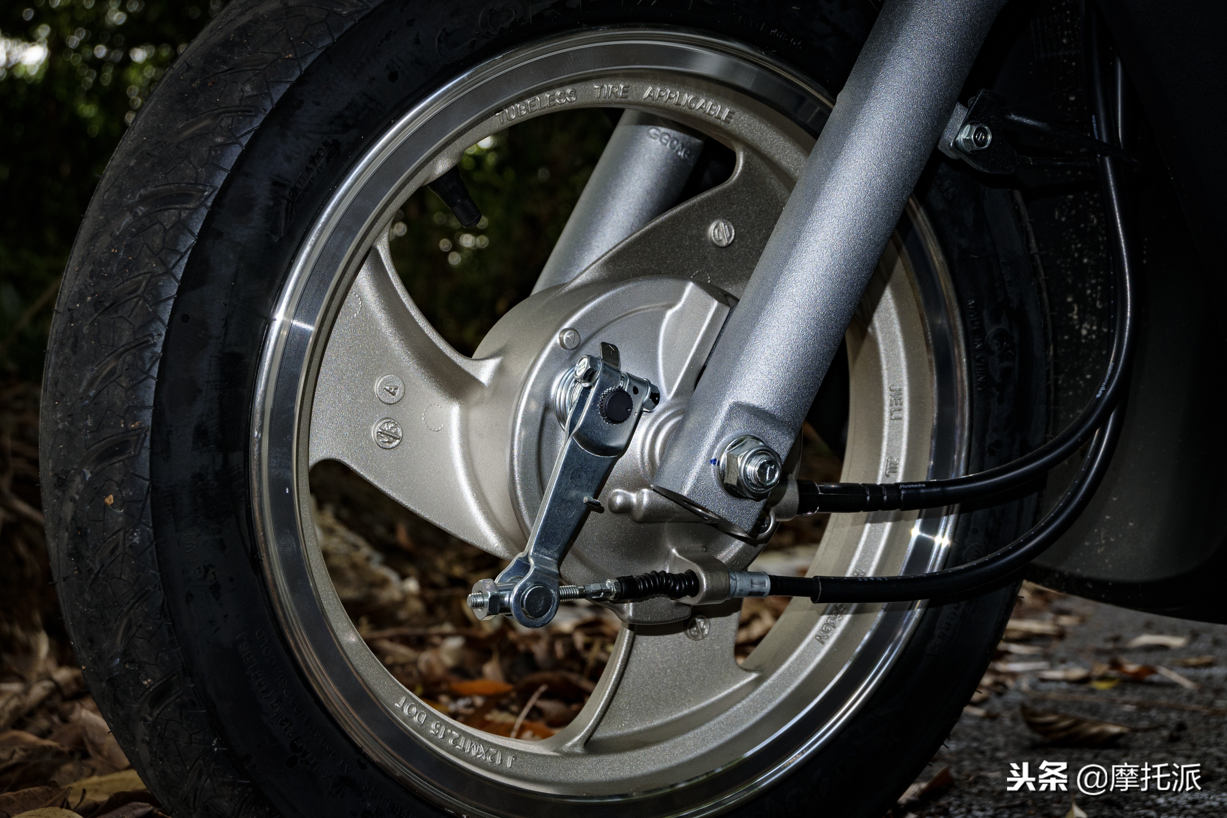 五羊本田新喜鲨125落地价,五羊本田喜鲨125摩托车落地多少钱