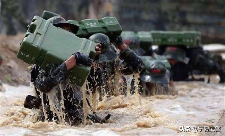 虎斑特战军大衣,虎斑特战服武警都可以穿吗