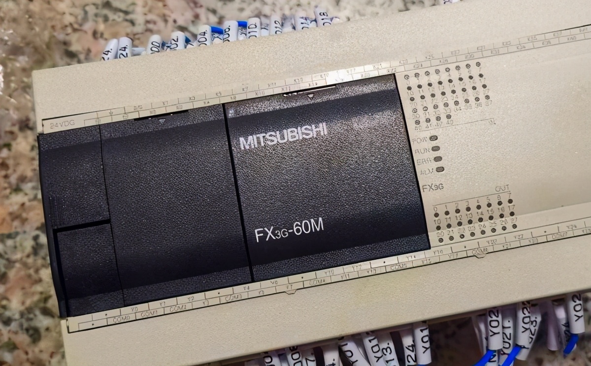 plc中com端口是啥意思,plc输出com端可以接零线吗