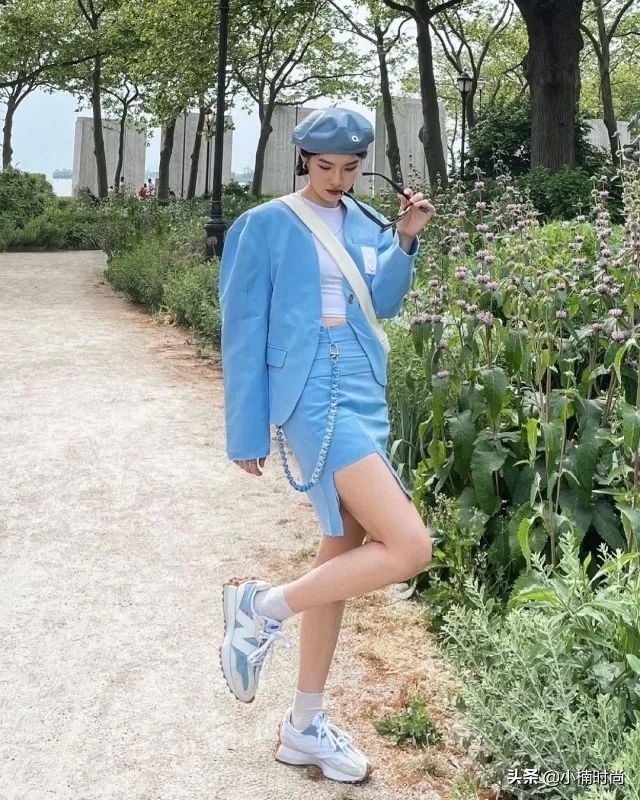 好看的运动鞋女穿搭,女生运动鞋推荐高颜值好搭配