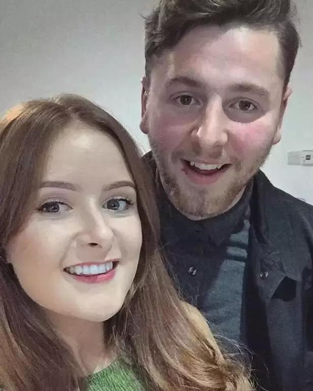 长期戴隐形眼镜眼睛里长满了溃疡,戴隐形眼镜长寄生虫前有哪些症状