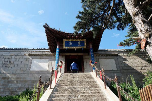 西岳华山五峰风景,华山一日游西安出发路线推荐