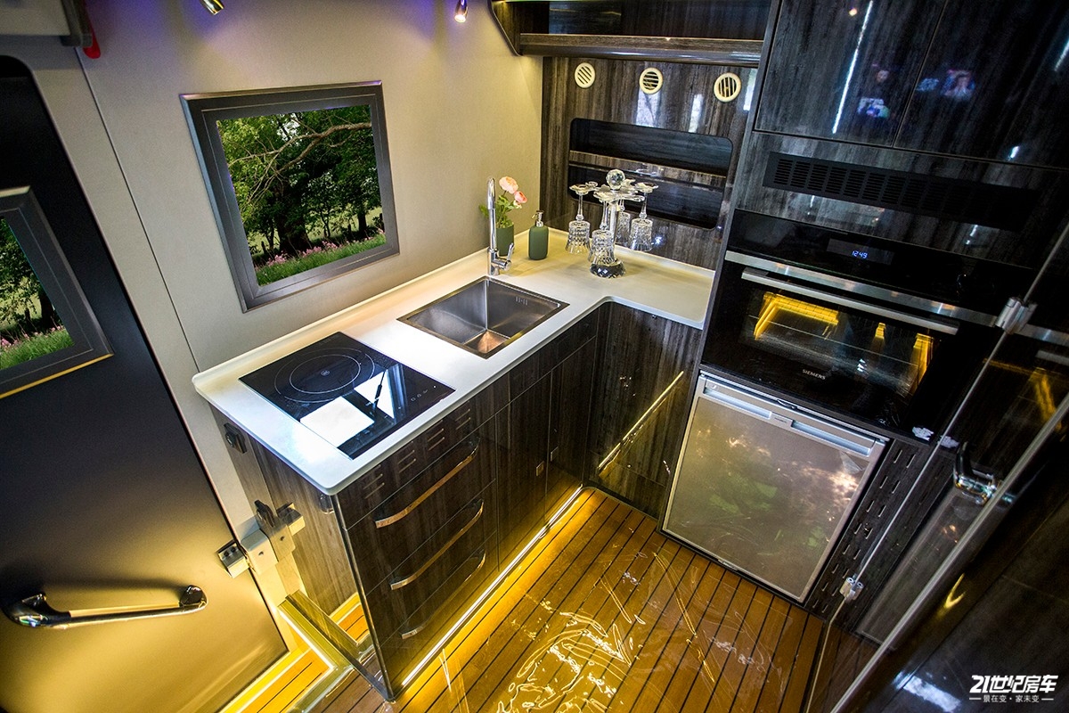 重汽房车汕德卡四驱,man底盘汕德卡