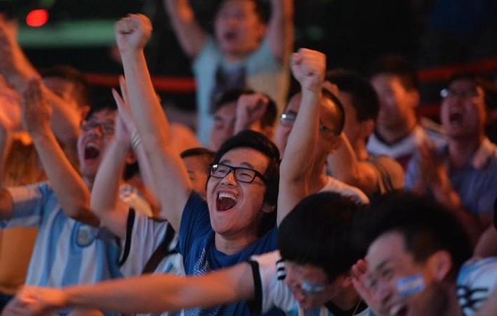 国足如果进世界杯带来多少商机,国足冲进2002世界杯十强赛过程