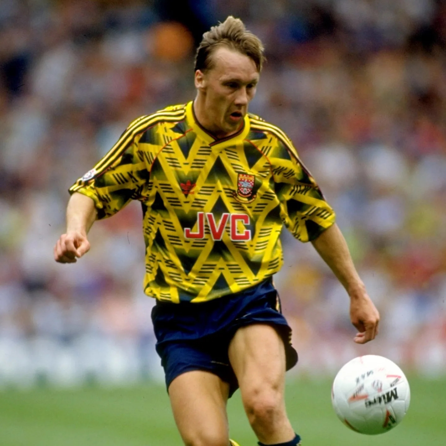 阿森纳哪个赛季球衣好看,阿森纳历史上的球衣品牌